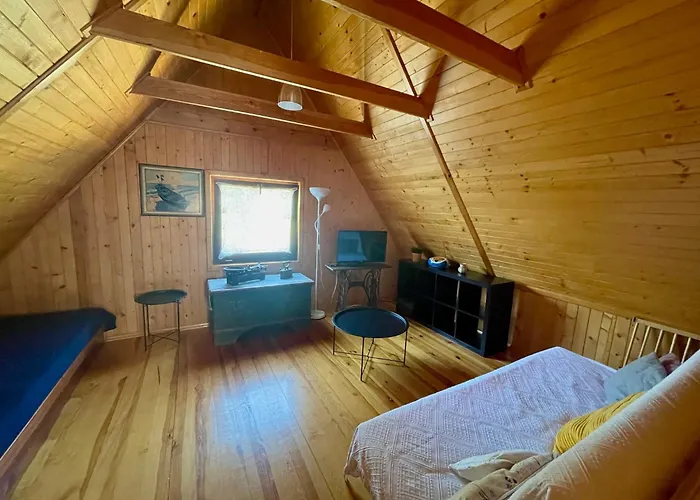 Jaktstuga Letniskowy Z Kortem Tenisowym Karwia *