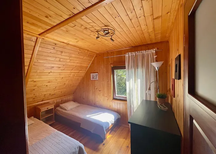 Jaktstuga Letniskowy Z Kortem Tenisowym Karwia