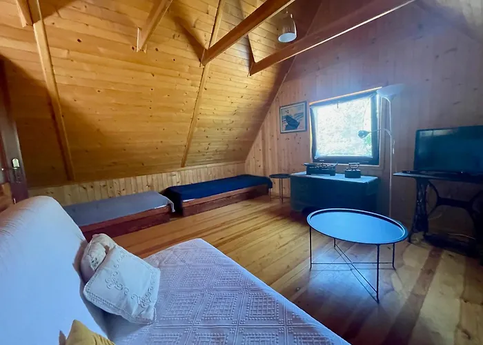 Jaktstuga Letniskowy Z Kortem Tenisowym Karwia